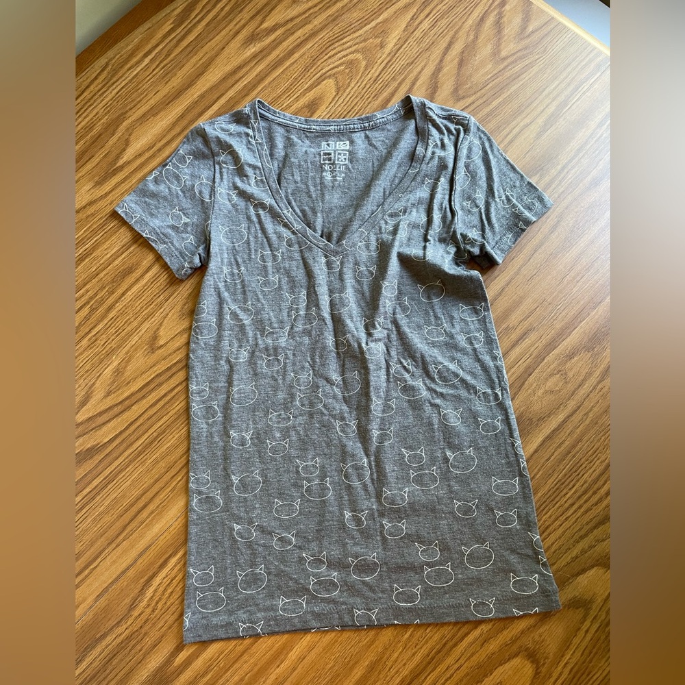 Nollie, small, short sleeve v neck, cat tee, meow, summer, fall, school, teacher